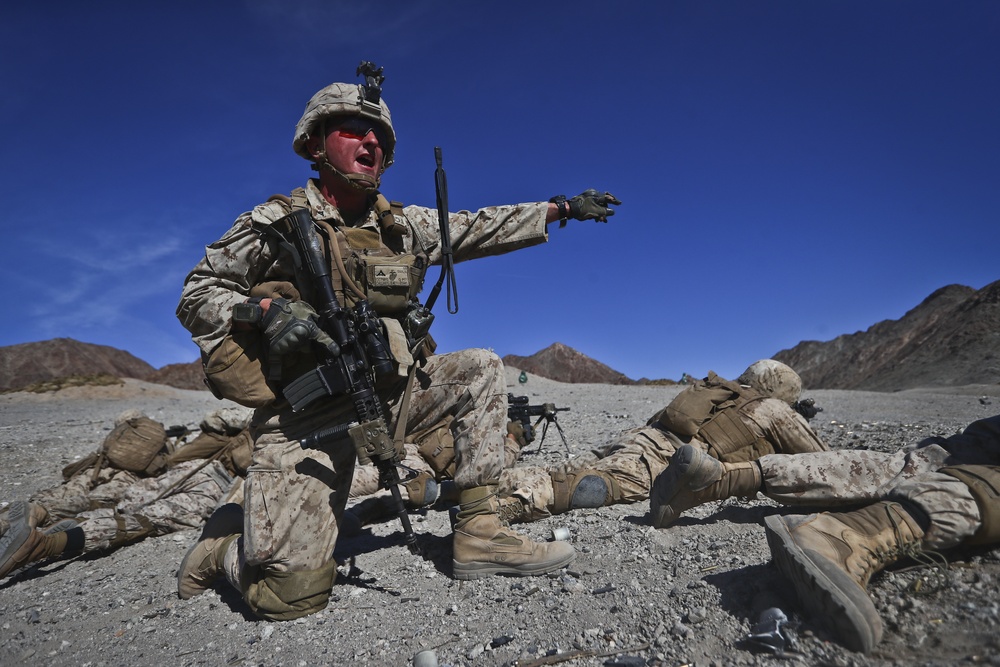 1st Battalion, 3rd Marines tear up Range 400