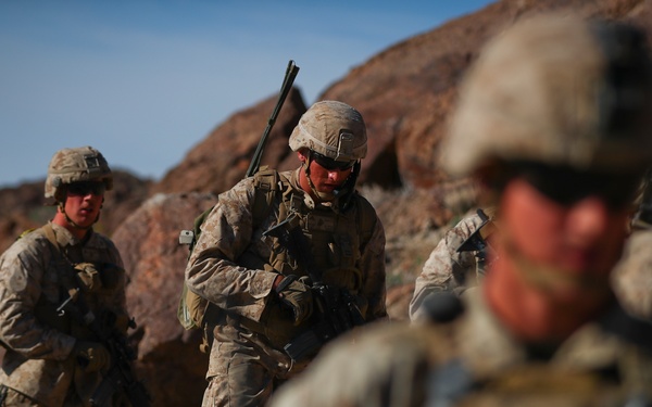 1st Battalion, 3rd Marines tear up Range 400