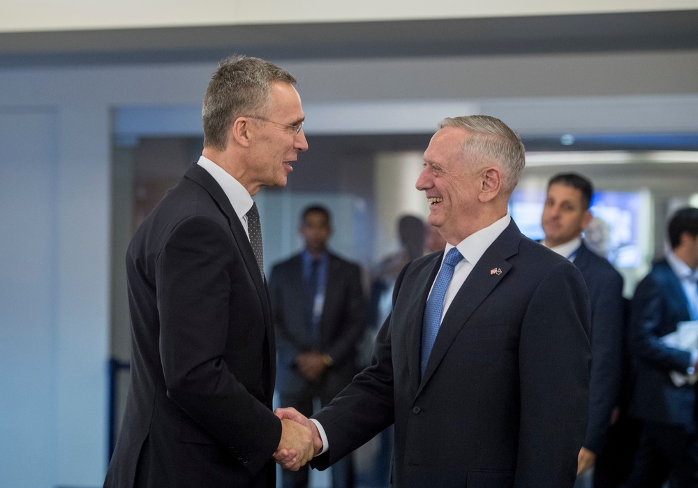 SD visits NATO