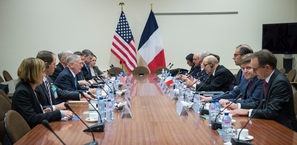 SD meets with French MOD Jean-Yves Le Drian