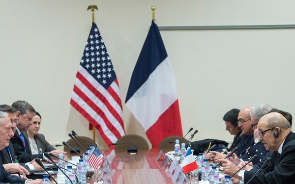 SD meets with French MOD Jean-Yves Le Drian