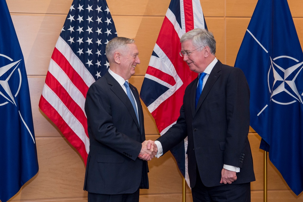 SD meets with Britain's Fallon