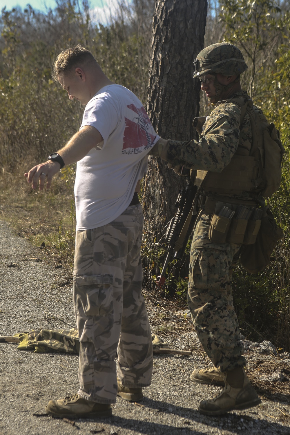 Hands up!: 2nd LE Bn FEX