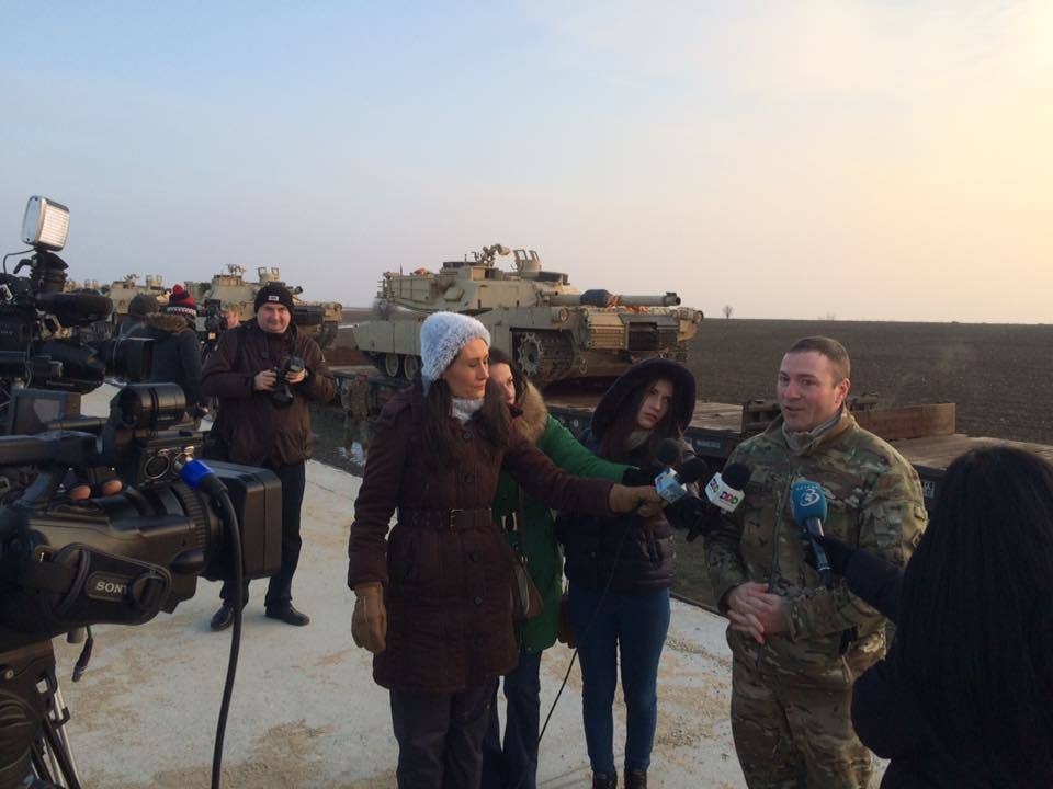 1-8 IN troops, tanks arrive in Romania