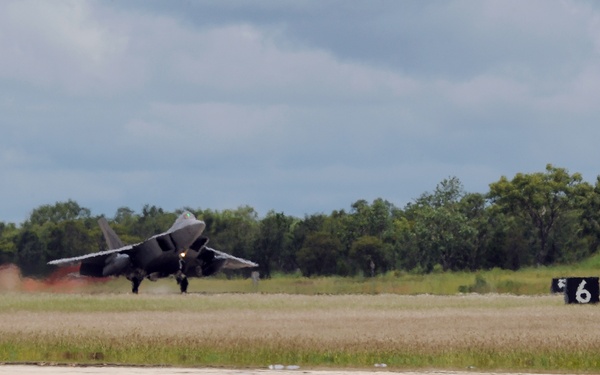 Raptors arrive at RAAF Base Tindal for Enhanced Air Cooperation Initiative