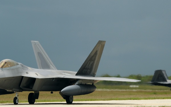 Raptors arrive at RAAF Base Tindal for Enhanced Air Cooperation Initiative