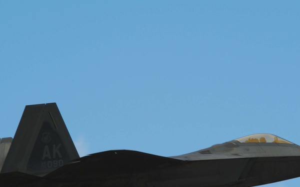 Raptors arrive at RAAF Base Tindal for Enhanced Air Cooperation Initiative