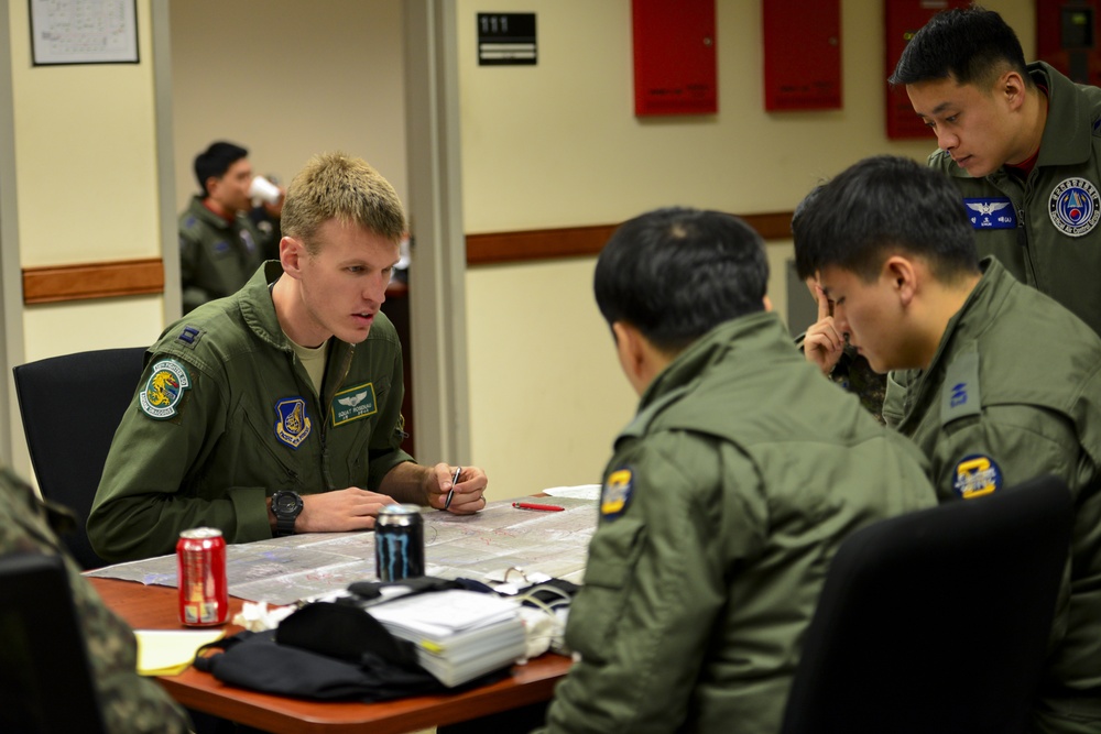 U.S., ROK pilots flex capabilities in Buddy Wing
