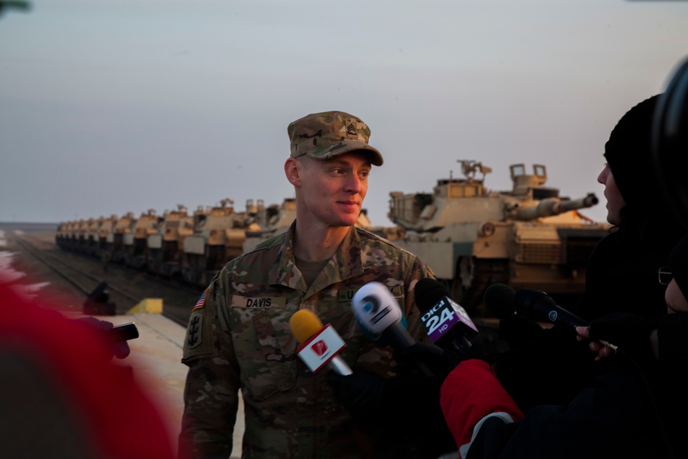 U.S. Soldiers and equipment arrive in Romania