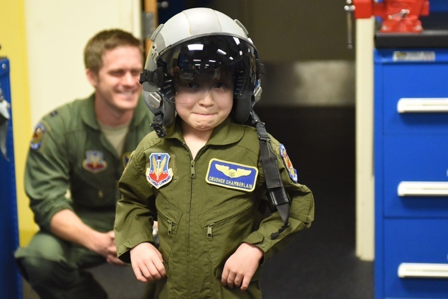 Girl “crushes” illness, becomes pilot for a day