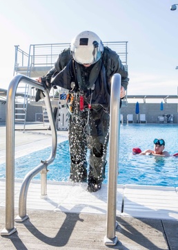 Star Experiences Navy Survival Training