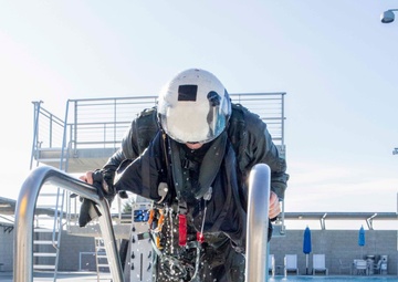 Gary Sinise Receives Aviation Survival Training at ASTC Miramar