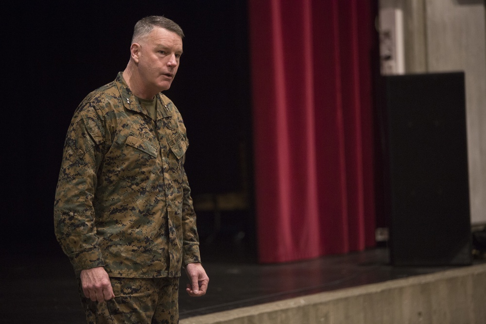 Major General Nelson visits the Marines of Marine Rotational Force Europe 17.1