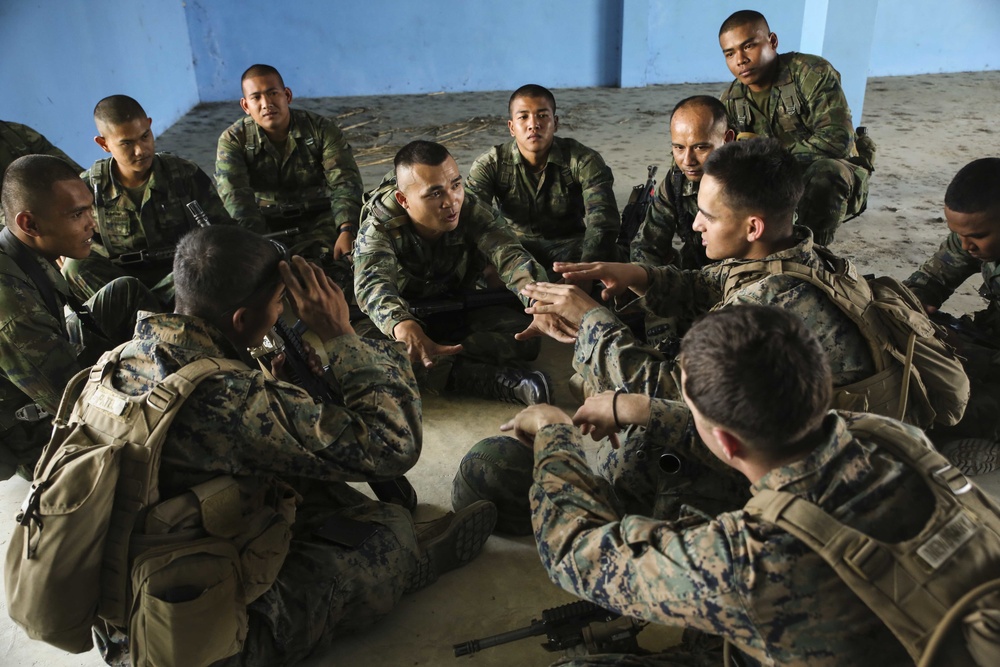 Shoulder to Shoulder: U.S. and Royal Thai Marines conduct urban warfare training