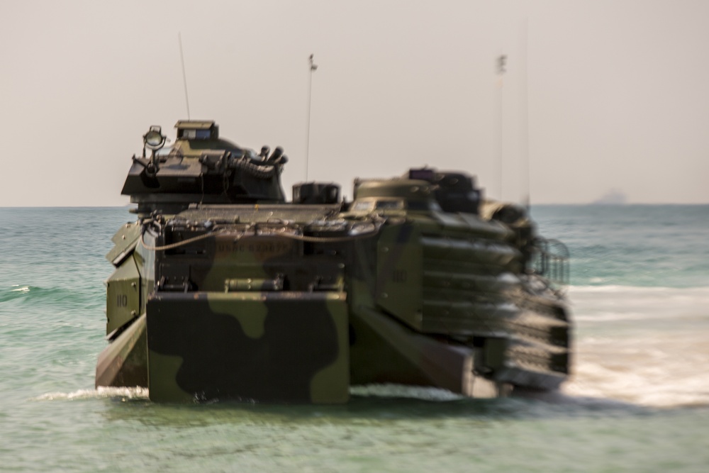 Thai, Republic of Korea and U.S. Marines demonstrate amphibious capabilities during exercise Cobra Gold