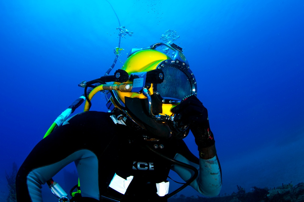 Under Water Construction Team 1 Diver Training