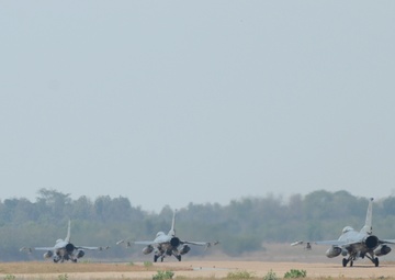 Flying forges fast friendships