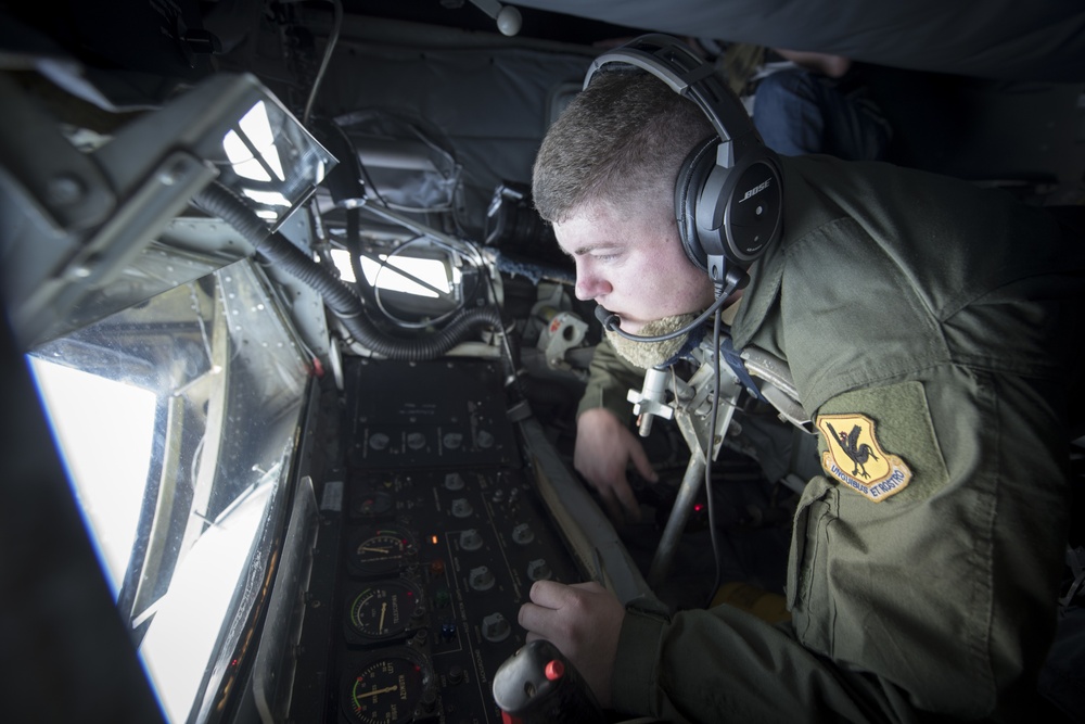 909th ARS refuels Cope North