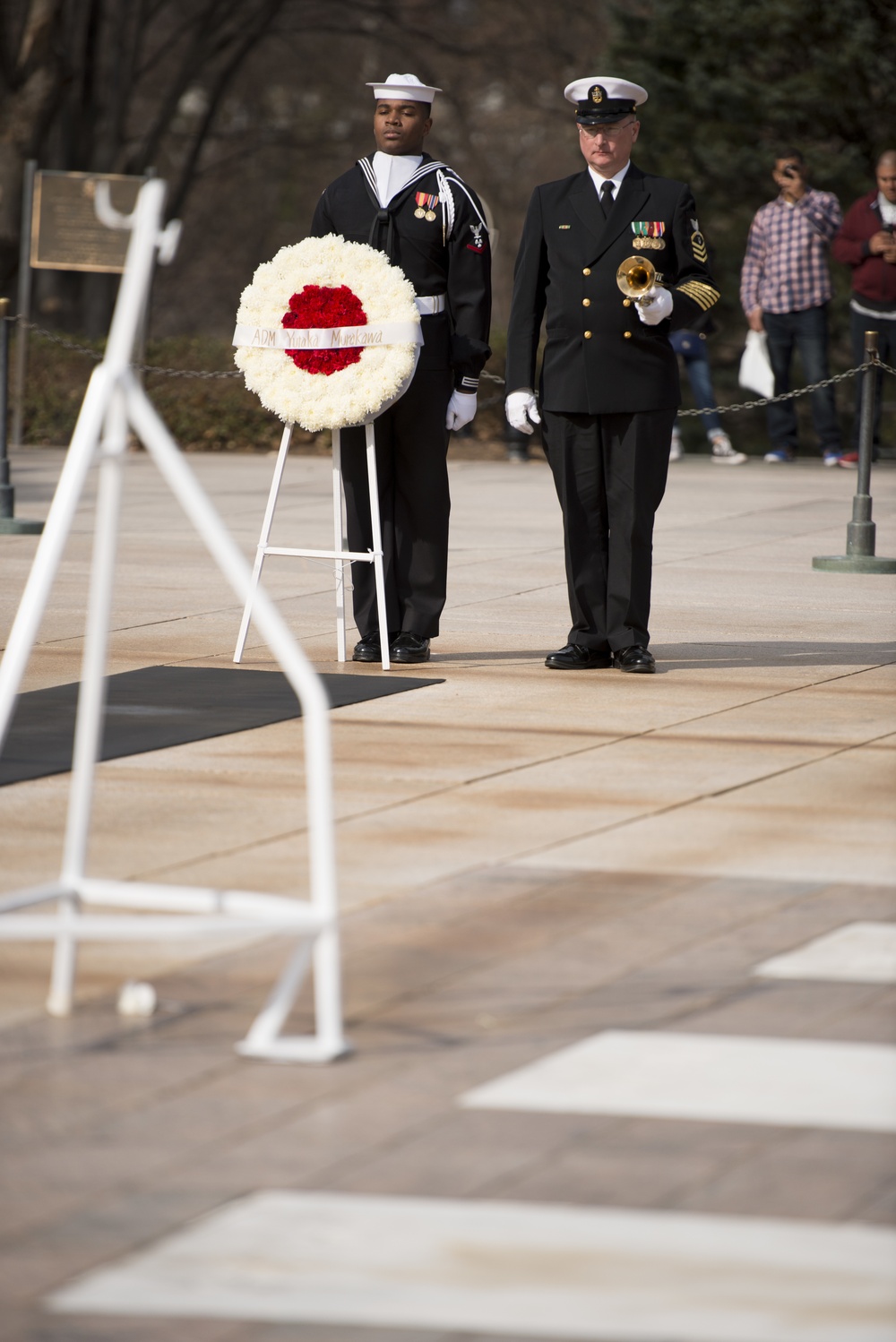 Japan Maritime Self-Defense Force Chief of Staff lays a wreath at the Tomb of the Unknown Soldier in Arlington National Cemetery