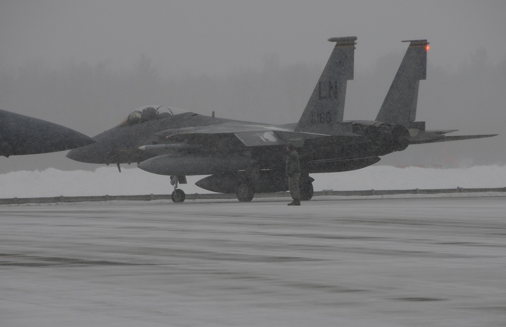 104th Fighter Wing hosts Lakenheath F-15s
