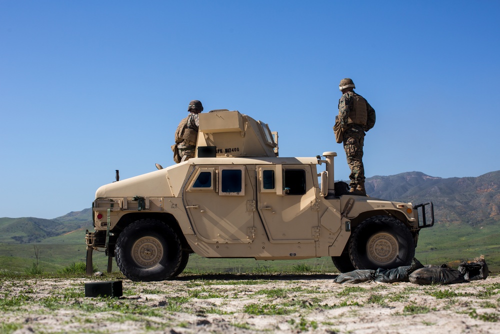 DVIDS - Images - 3d LAAD Conducts Live Fire Range [Image 6 of 6]