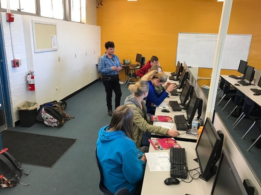 Phoenix education officer provides valuable ASVAB assistance