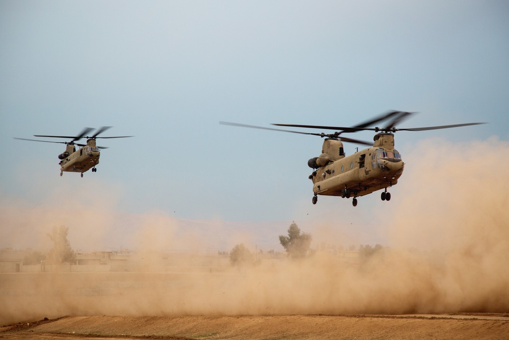 Battery C, 2-319th AFAR soldiers arrive near Mosul