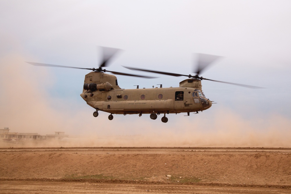 Battery C, 2-319th AFAR soldiers arrive near Mosul