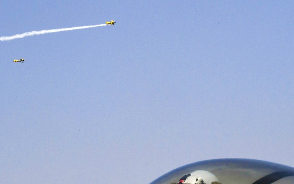 F-16 demonstrates performance at Aero India 2017