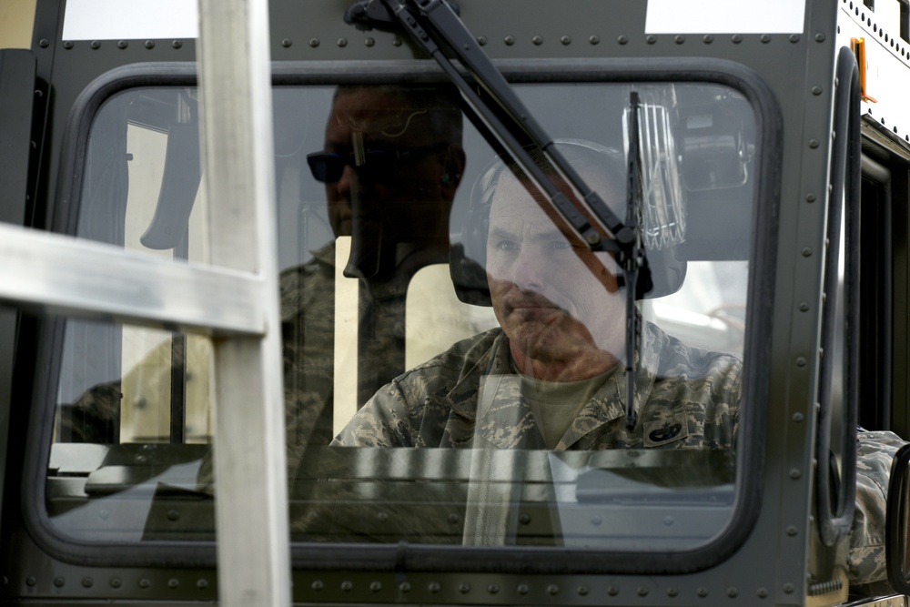 105th Airlift Wing hosts 60k loader training