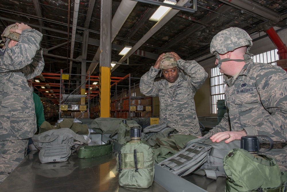 88th LRS demonstrate deployment operations