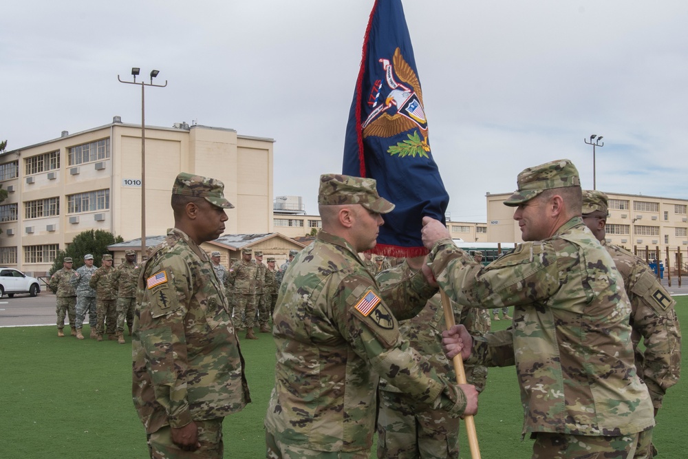 Incoming and Outgoing Commanders Pass Colors