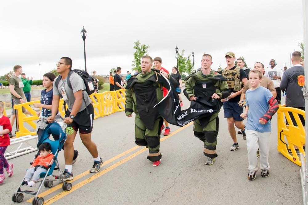 RUN FOR THE FALLEN: Runners gather to honor lives of fallen Soldiers