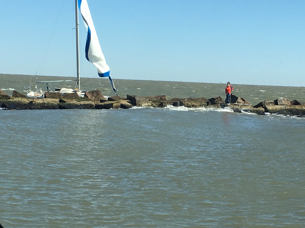 Sailboat drifts into South Galveston Jetty