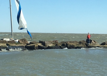 Coast Guard rescues 2 from Galveston Jetty