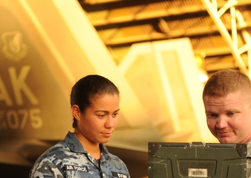 U.S., RAAF fighter squadron leaders discuss EAC joint training