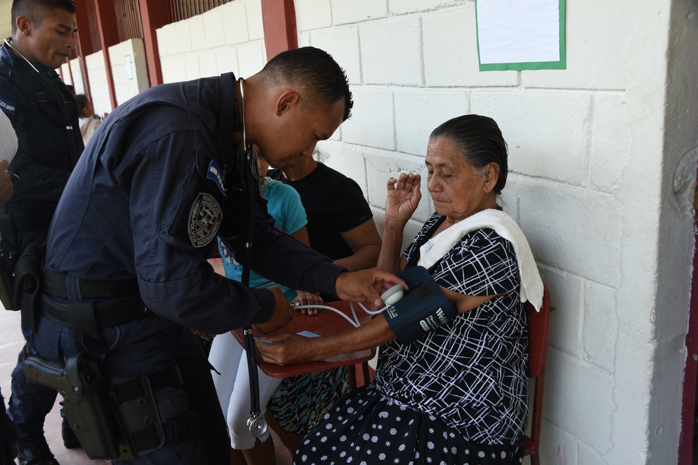 Honduran providers, MEDEL support partnership engagement with Honduran police