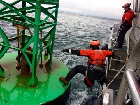 Week in the Life - Aids to Navigation Team Astoria and Station Tillamook Bay buoy discrepancy response