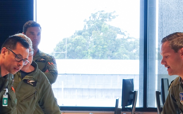 AATTC teaches airlifts tactics in Australia