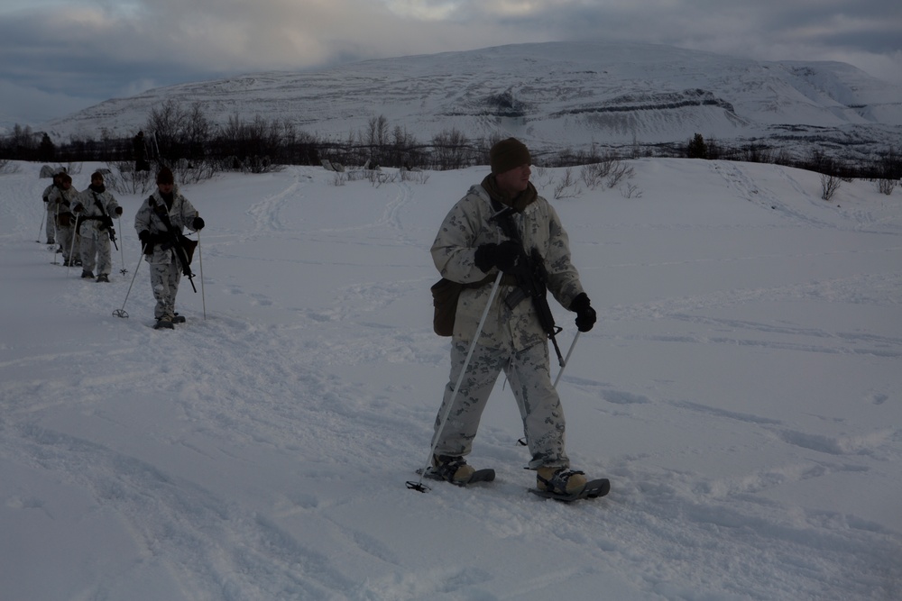 Marine Rotational Force Europe 17.1 conduct survival training