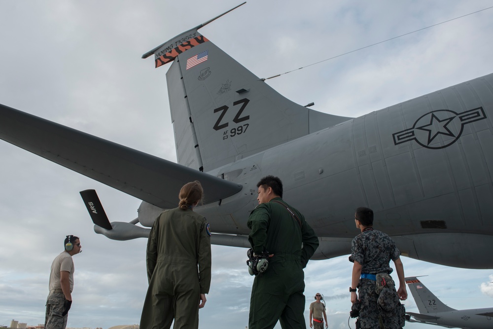 JASDF Airmen witness aerial refueling from boom operator’s perspective