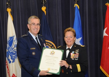 First Soldier to Serve as U.S. Strategic Command Operations Director Retires