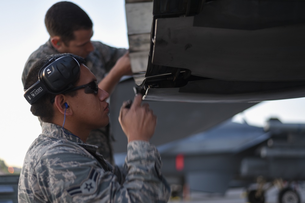 187th Fighter Wing aerospace propulsion mechanics hard at work during Red Flag 17-2
