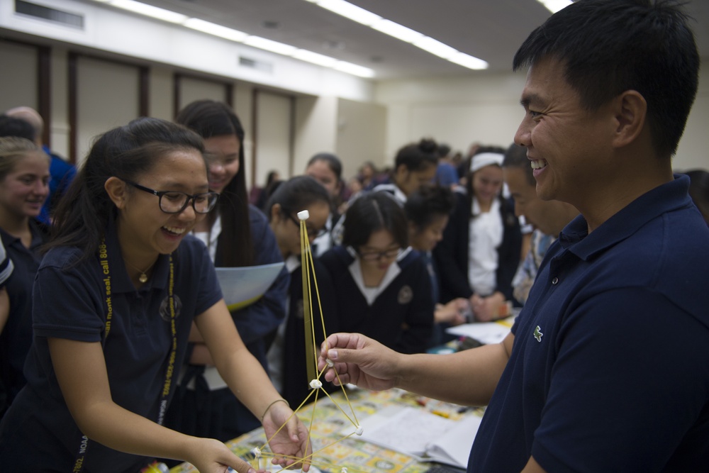 NAVFAC Partners with Sacred Hearts Academy During National Engineering Week