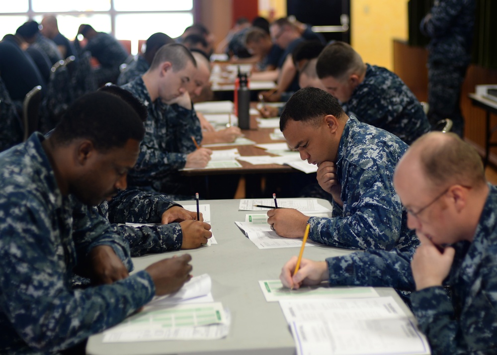 DVIDS Images E6 Navywide Advancement Exam [Image 2 of 4]