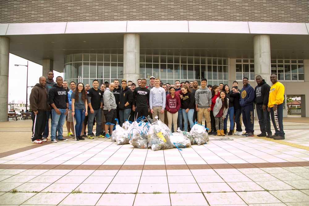 Service members, local students team up for Uruma City cleanup