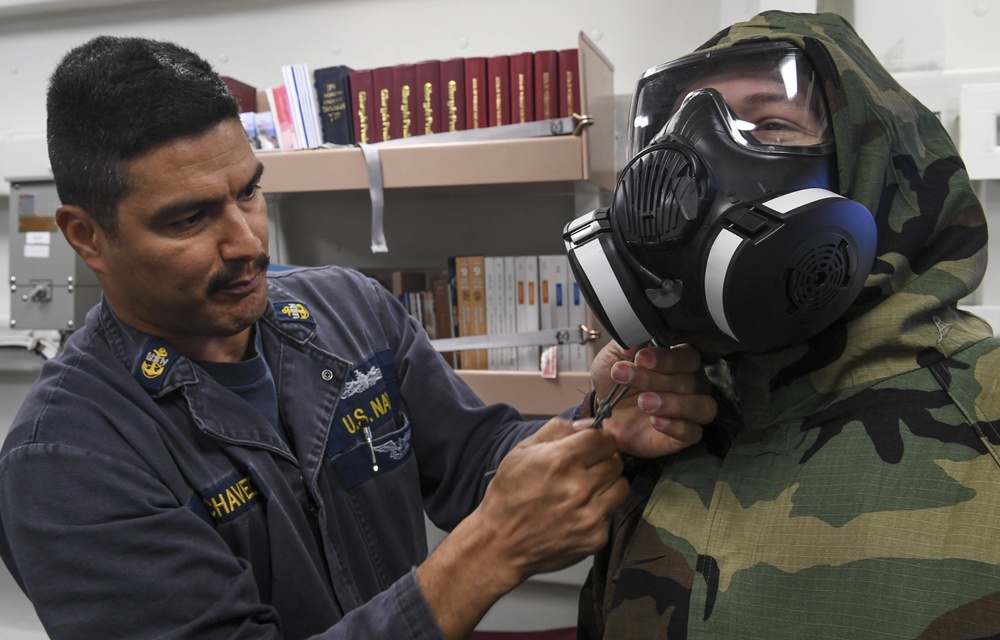 USS Wayne E. Meyer Conducts Advanced CBR Training