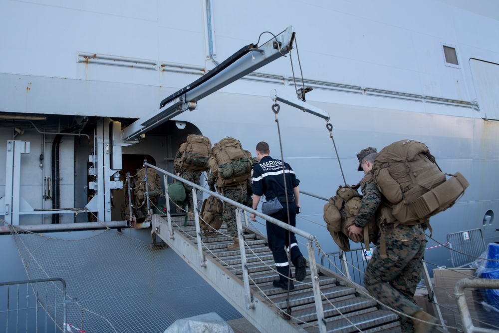 All aboard: U.S. Marines arrive in Toulon France All aboard: U.S. Marines arrive in Toulon France