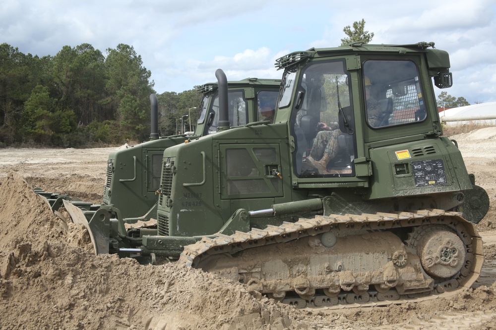 Marines with CLB 22 Conduct Heavy Equipment Training