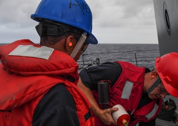 USS Wayne E. Meyer Performs Replenishment-at-Sea in the South China Sea